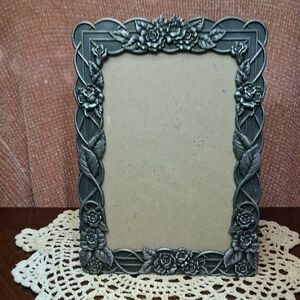 Elegant Floral Metal Picture Frame - Silver